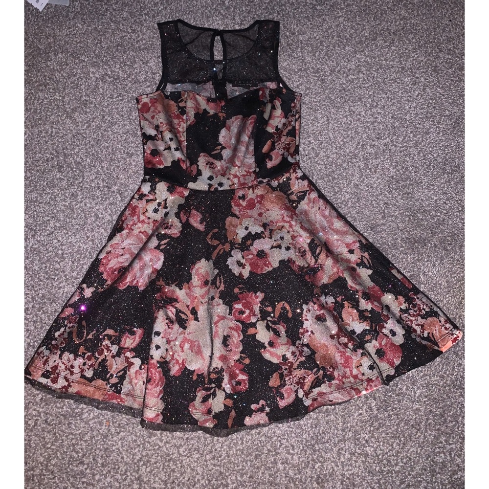 Floral sparkly short dress